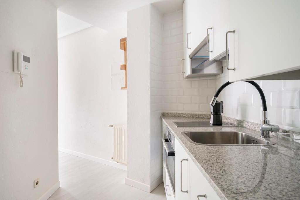 Cozy Family Apartment Tetuan/Estrecho B.M7 Madrid Exterior photo